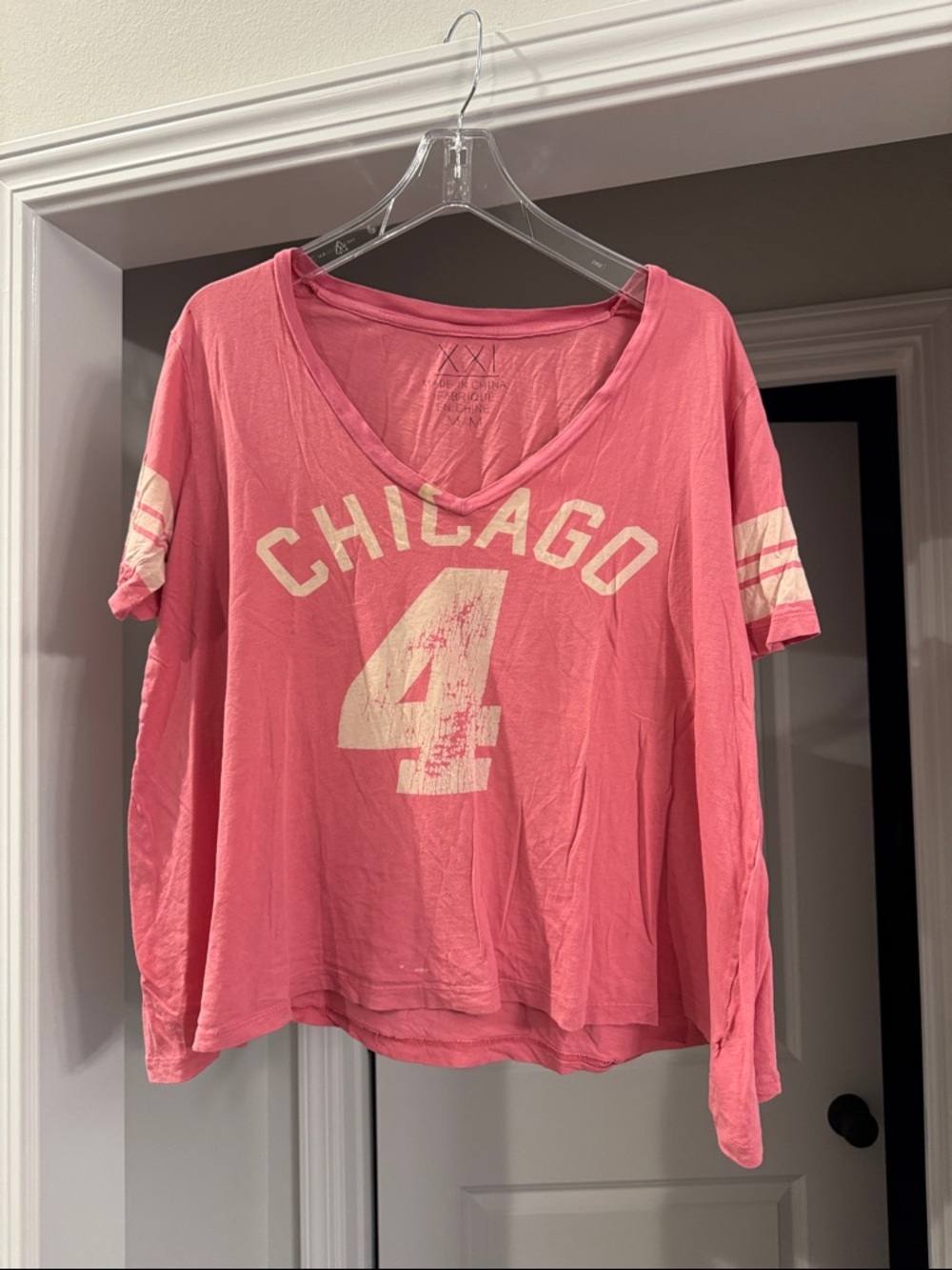 Forever 21 Chicago Distressed Graphic V-Neck Tee - Pink - Picture 1 of 4